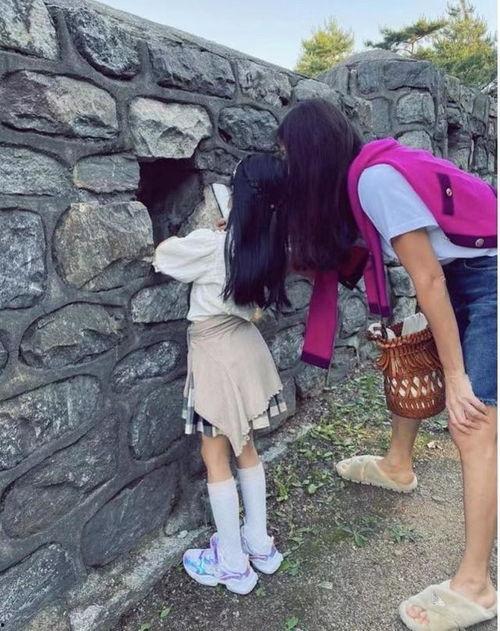 张东建女儿和儿子照片,女儿温婉如水，儿子阳光帅气